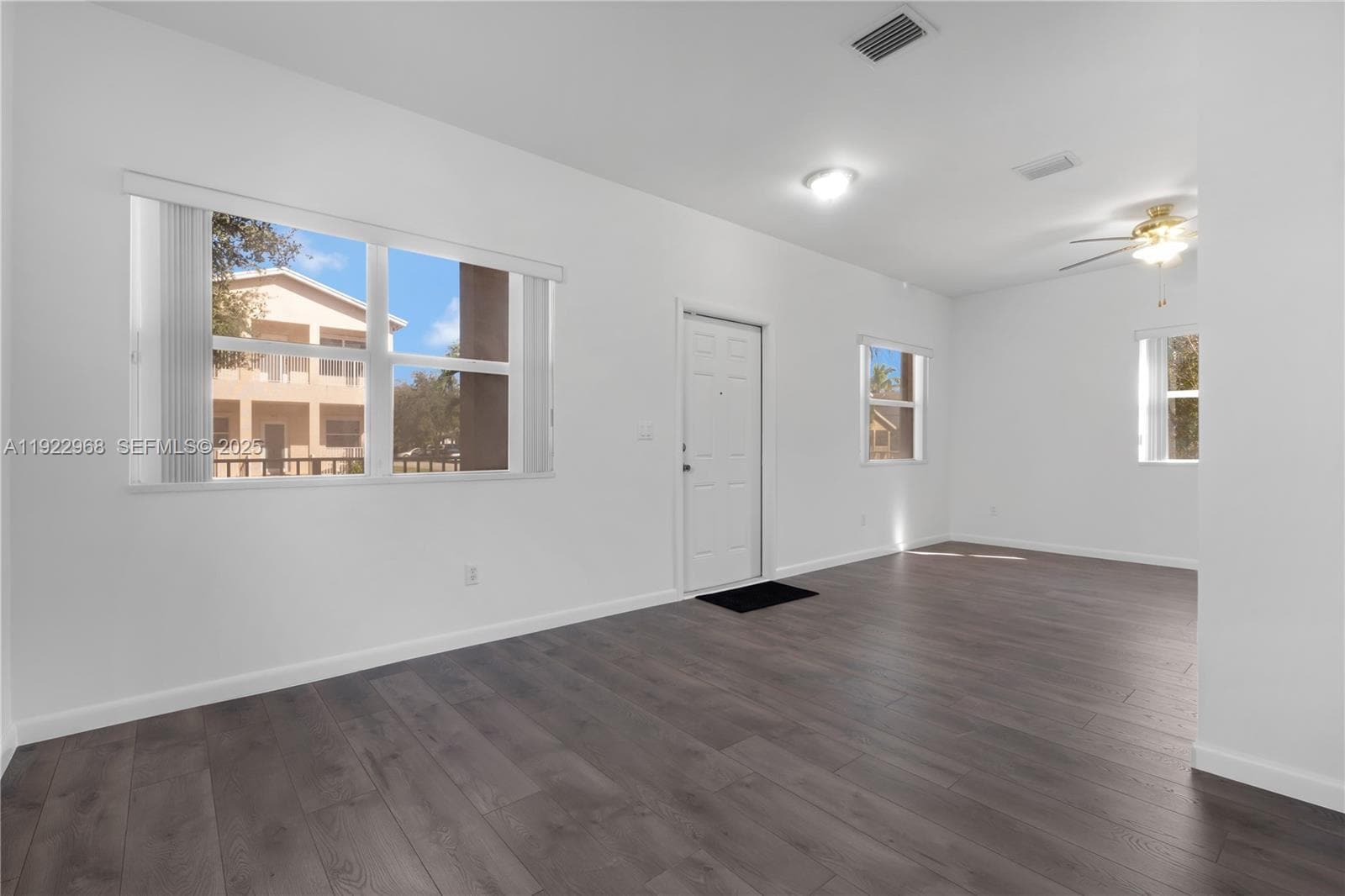 Building Photo - 5610 SW 43rd St