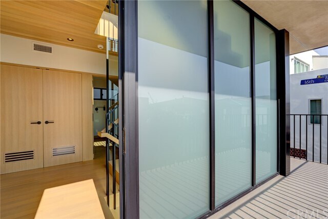 Building Photo - 1612 Ocean Dr