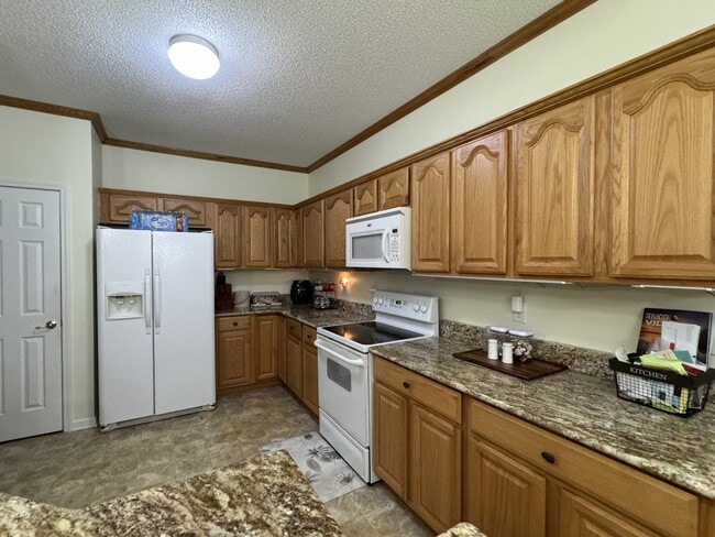 Building Photo - 110 Oglehili Trace