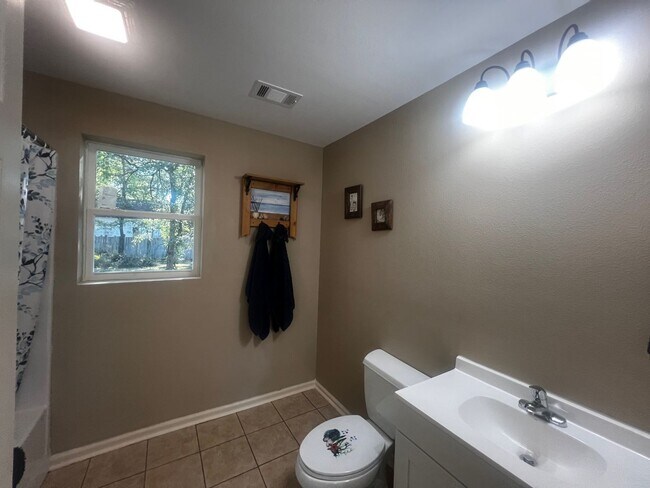 Building Photo - 300 Gardner St