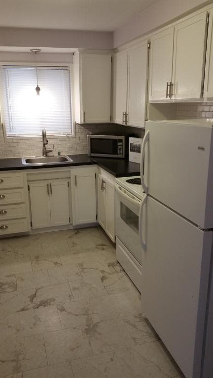 Building Photo - 7010 Town Ln