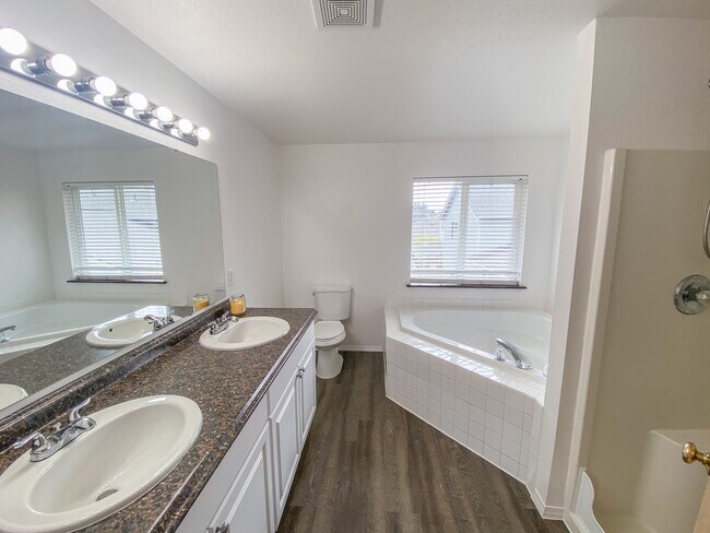 Masters full bath with double vanity - 9010 174th Street Ct E