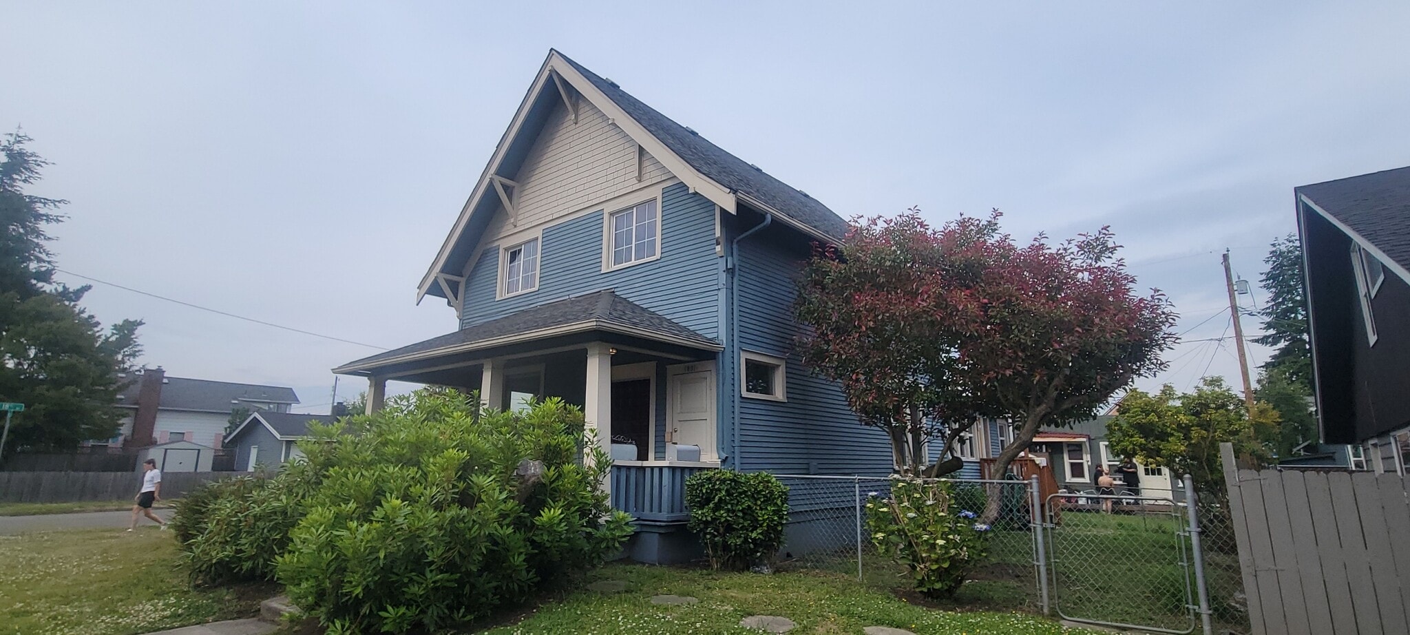 Building Photo - 1801 Oakes Ave