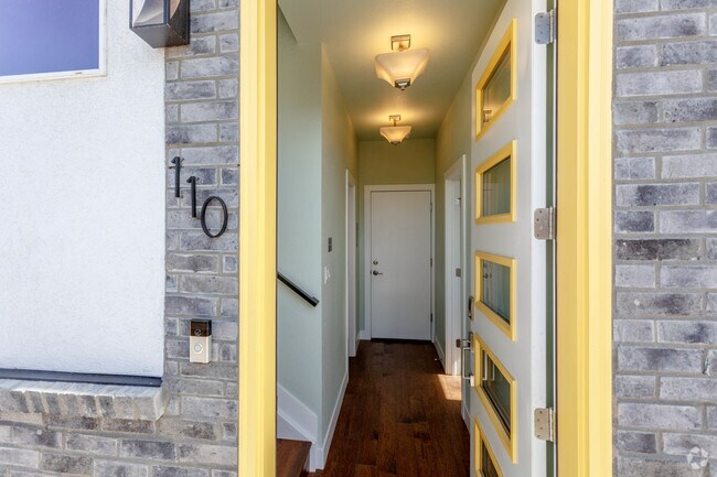 Building Photo - Sheridan Place Townhomes