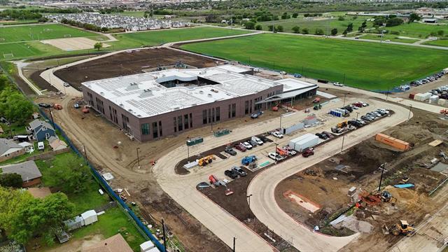 Building Photo - 2209 Davenport Dr