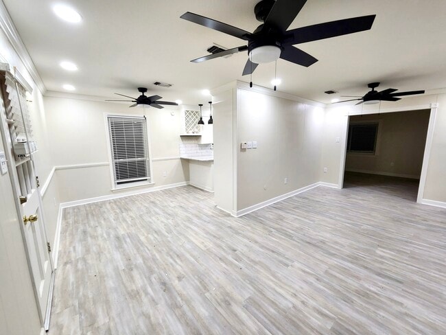 Building Photo - 5055 Inniswold Rd