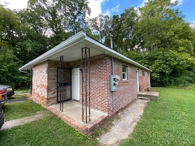 Building Photo - 2201-2203 Gilbert St
