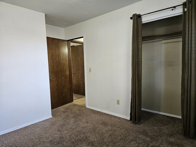 Building Photo - 945 SW 98th St