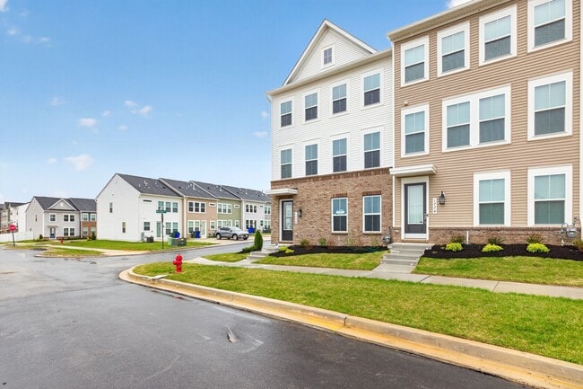 Building Photo - 1726 Blacksmith Wy