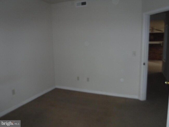 Building Photo - 153 S Main St