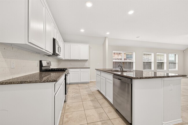 Building Photo - 2754 Little Caney Way