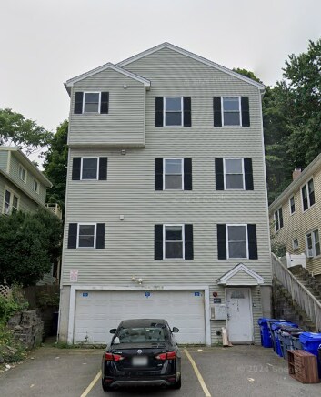 Building Photo - 128 Hillside St