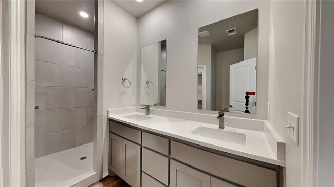 Building Photo - LUXURY 3 Bedroom 2.5 Bathroom Townhome in Piedmont Schools- Neighborhood Park and Basketball Court