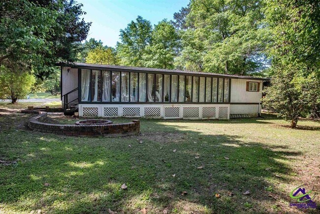 Building Photo - 205 Lake Placid Dr
