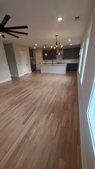 Building Photo - 115 Green St