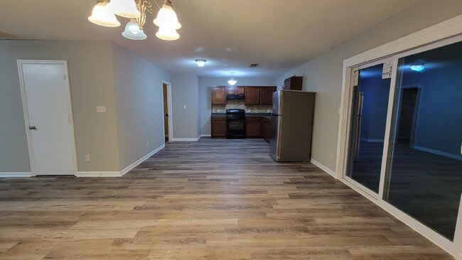 Building Photo - $500 off one month.  Section 8 accepted wi...