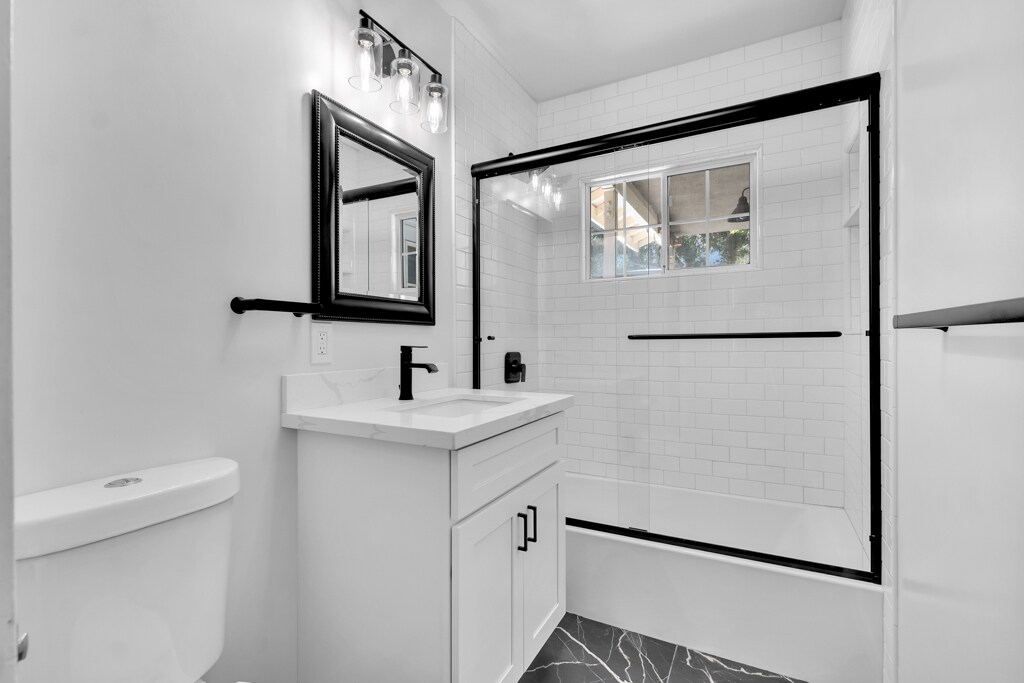 Building Photo - 5125 Canoga Ave
