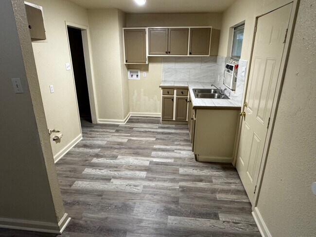 Building Photo - 6289 Arbor Vitae Dr