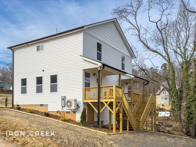 Building Photo - Stunning Pet-Friendly New Construction Dup...