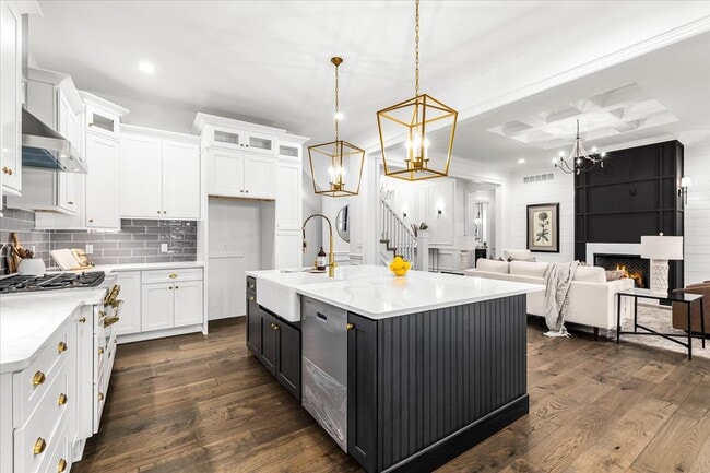 Building Photo - 7158 Sawgrass Dr