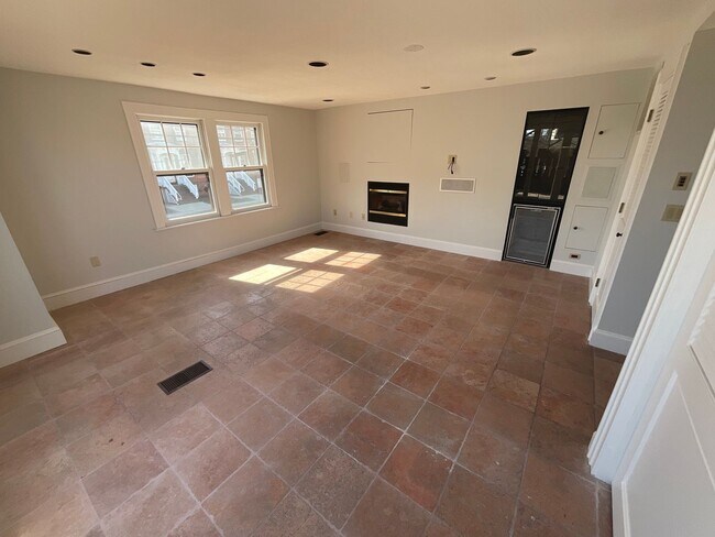 Building Photo - 0 Macdonough Place