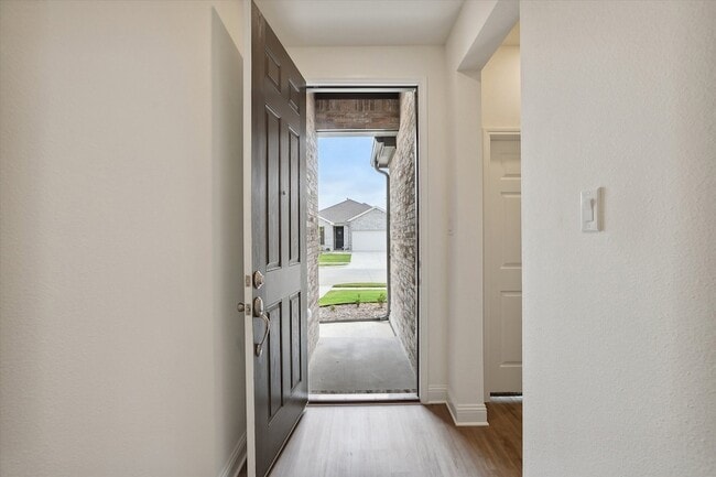 Building Photo - 2521 Wayne Ave