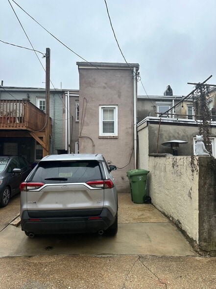 Building Photo - 2114 Moyer St