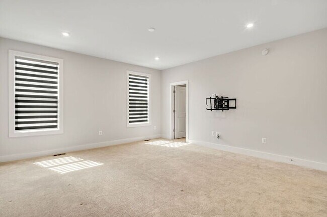 Building Photo - Spacious 3 Bedroom Condo Near VCU & VUU – Most Utilities Included – $3,000/mo