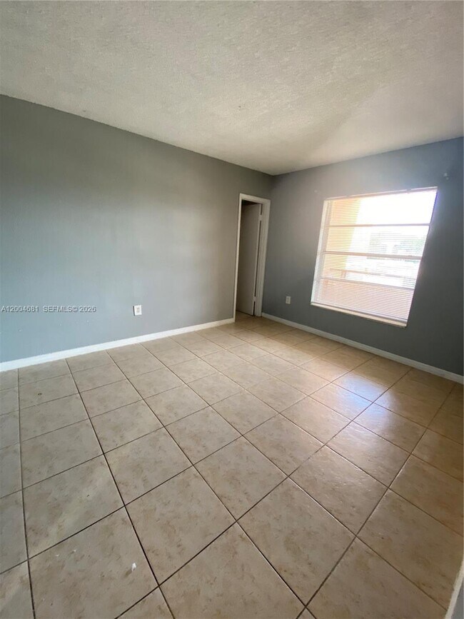 Building Photo - 17600 NW 68th Ave