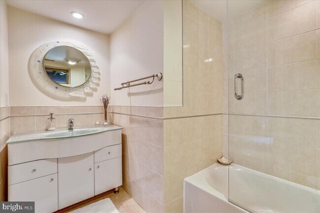 Building Photo - 6600 80th Pl