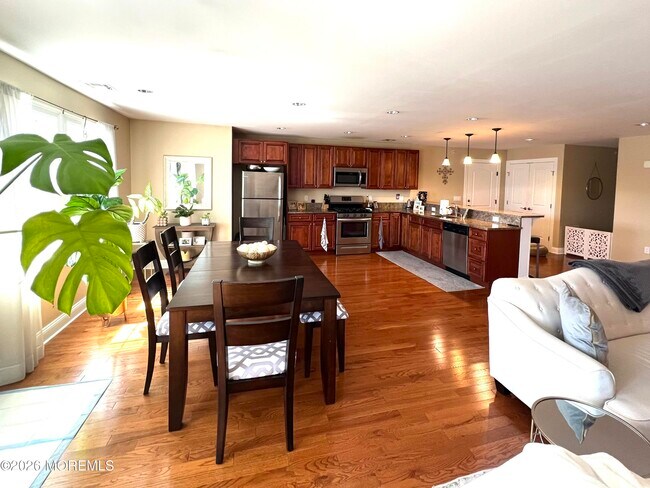 Building Photo - 256 Mantoloking Rd