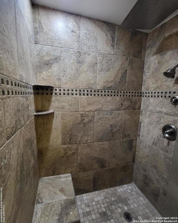 Building Photo - 656 Fern Meadow Dr