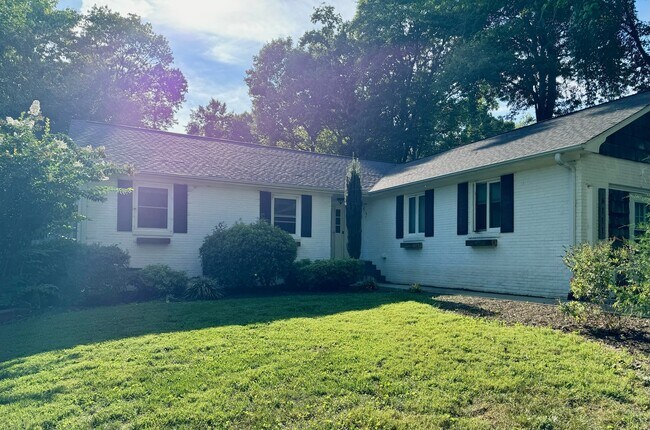 View of the front of the home - 6111 Northlakes Dr