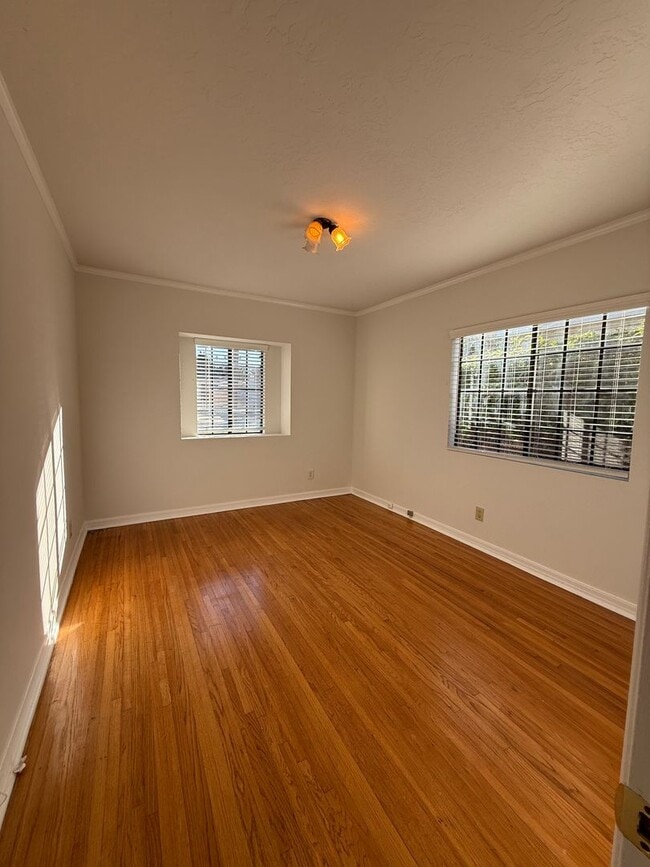 Building Photo - San Pedro 4 bedroom, 3 Bath Home with yard and Deck! Available NOW!