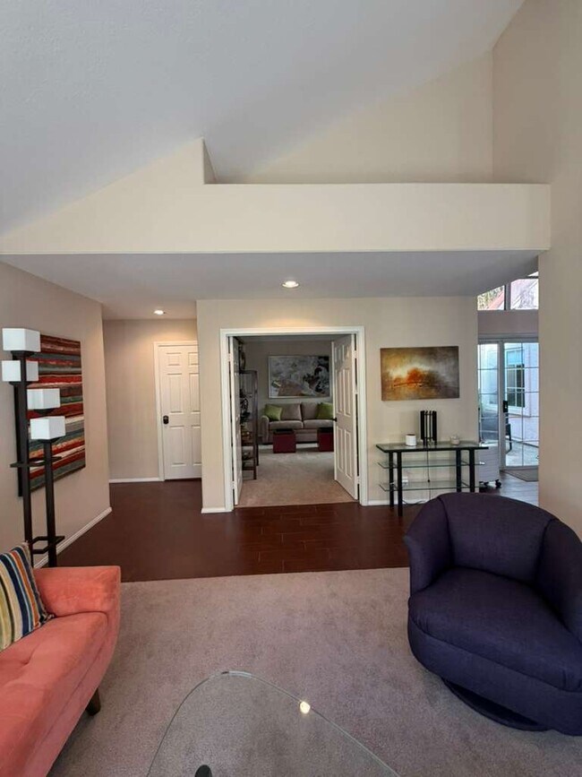 Building Photo - 11816 Caminito Corriente