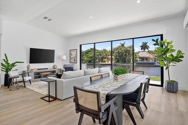 Building Photo - 2157 Coral Gardens Dr