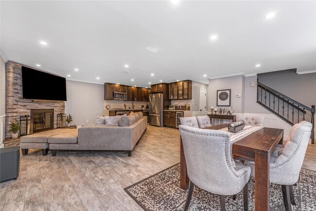 Building Photo - 6 Squirrel Hill