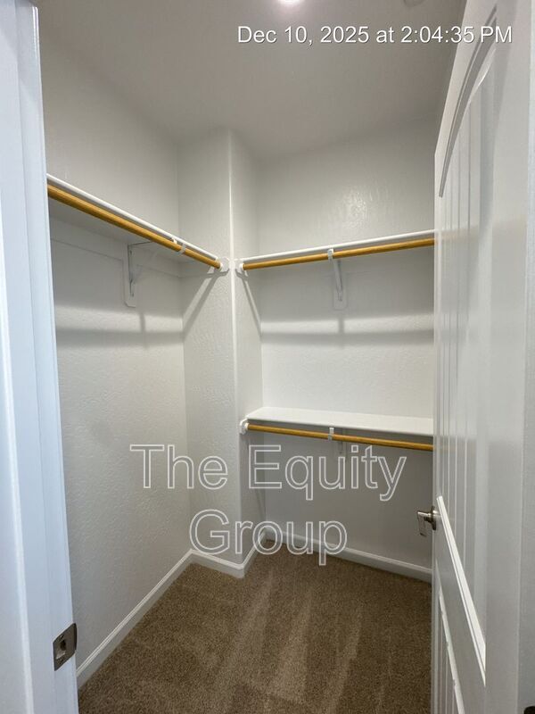 Building Photo - 1335 W Sedona Ave