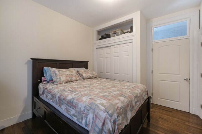 Building Photo - 293-295-295 Commonwealth Ave