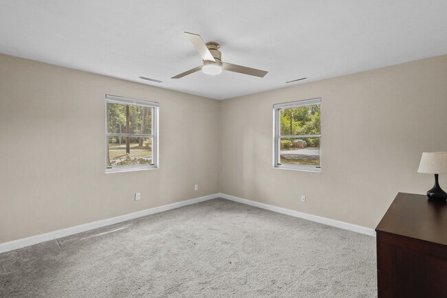 Building Photo - Spacious 4-Bedroom, 2.5-Bath Home E Duffy