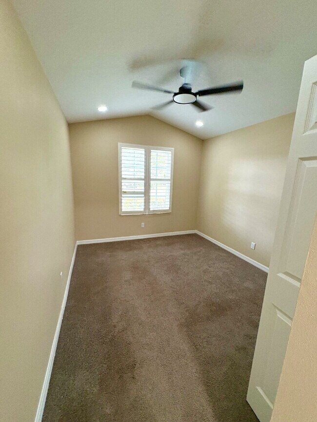 Building Photo - Charming 3-Bedroom Home in the Sought-Afte...