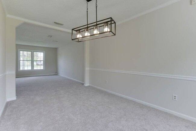 Building Photo - 1121 Nipigon Ct
