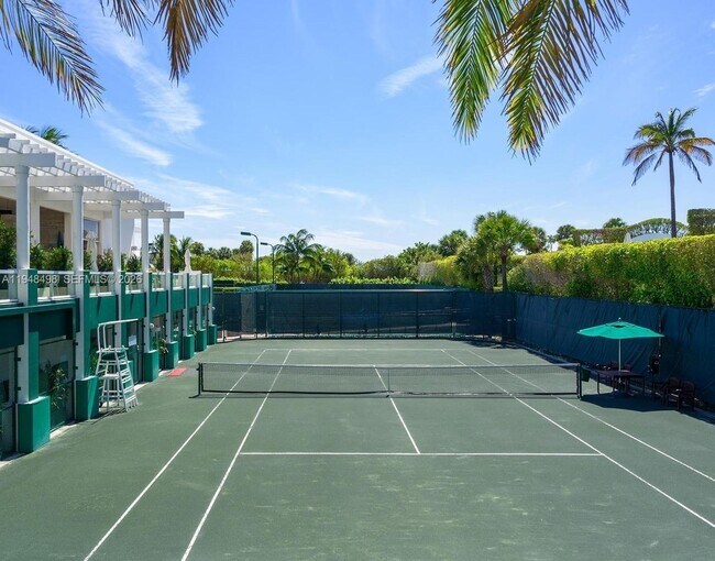 Building Photo - 50 South Pointe Dr