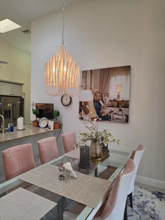 Building Photo - 11000 Ladera Ln