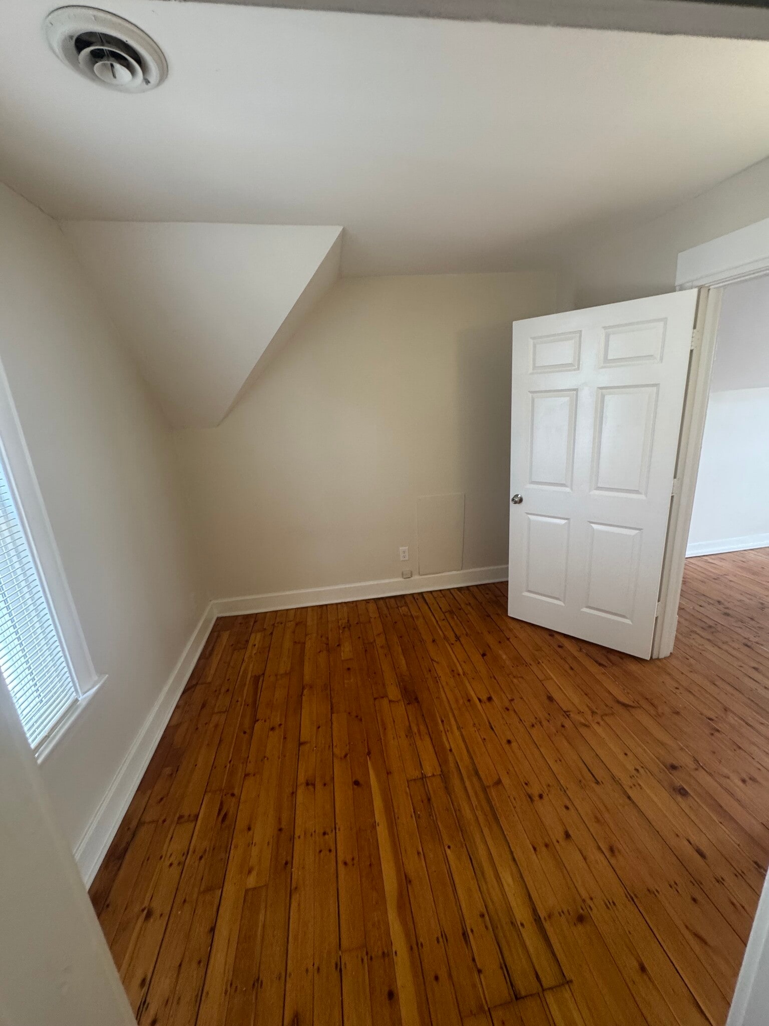 Bedroom 2 - 4228 DuPont Ave N