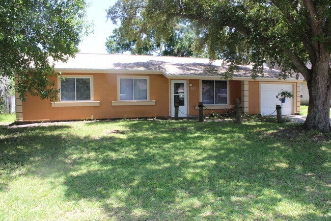 Primary Photo - 421 Nogales Ave NE