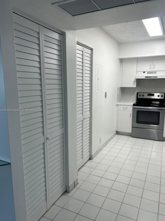 Building Photo - 3300 NE 191st St