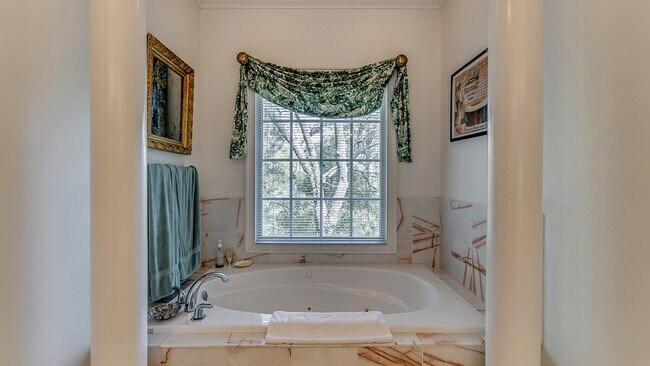 Building Photo - 635 Dune Oaks Dr