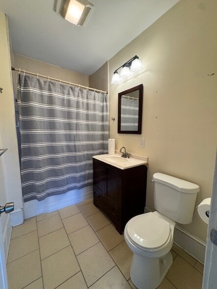 Building Photo - 44 Oakwood Ave