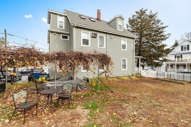 Building Photo - 7 Perham St